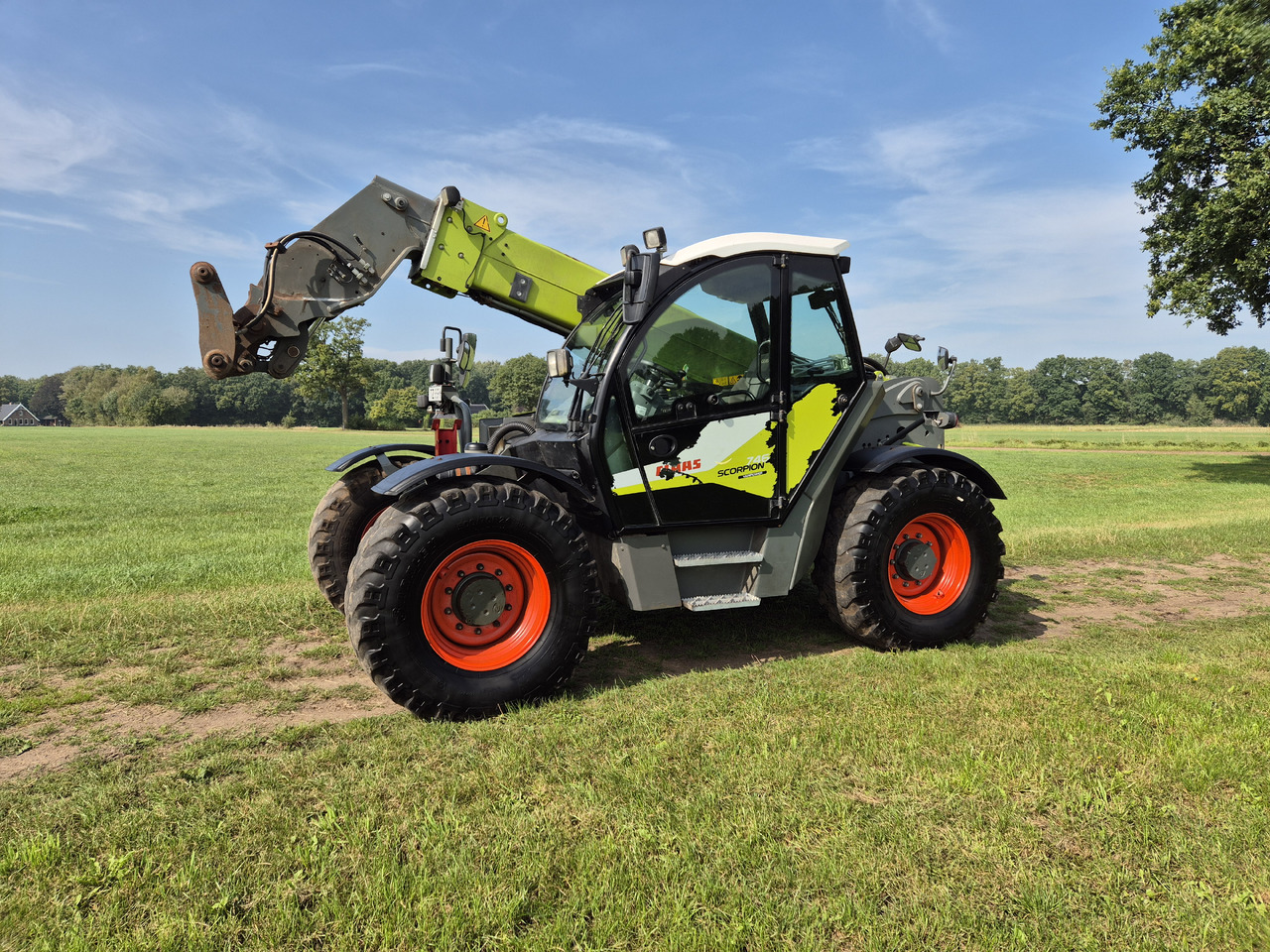 Claas 746 Scorpion - Kurottaja: kuva Claas 746 Scorpion - Kurottaja Claas 746 Scorpion - Kurottaja: kuva Claas 746 Scorpion - Kurottaja