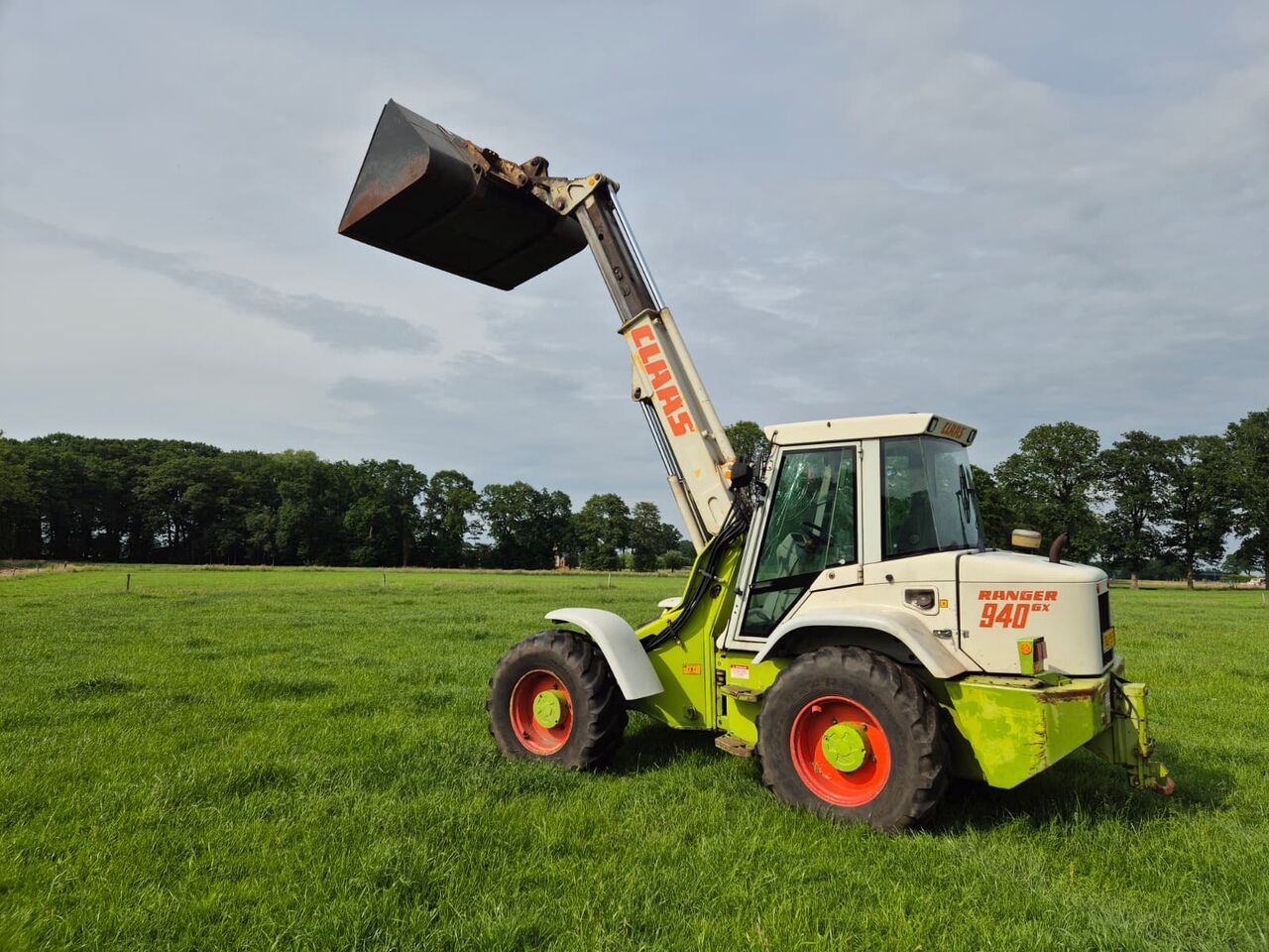 Claas Ranger 940 RX - Pyöräkuormaaja: kuva Claas Ranger 940 RX - Pyöräkuormaaja Claas Ranger 940 RX - Pyöräkuormaaja: kuva Claas Ranger 940 RX - Pyöräkuormaaja