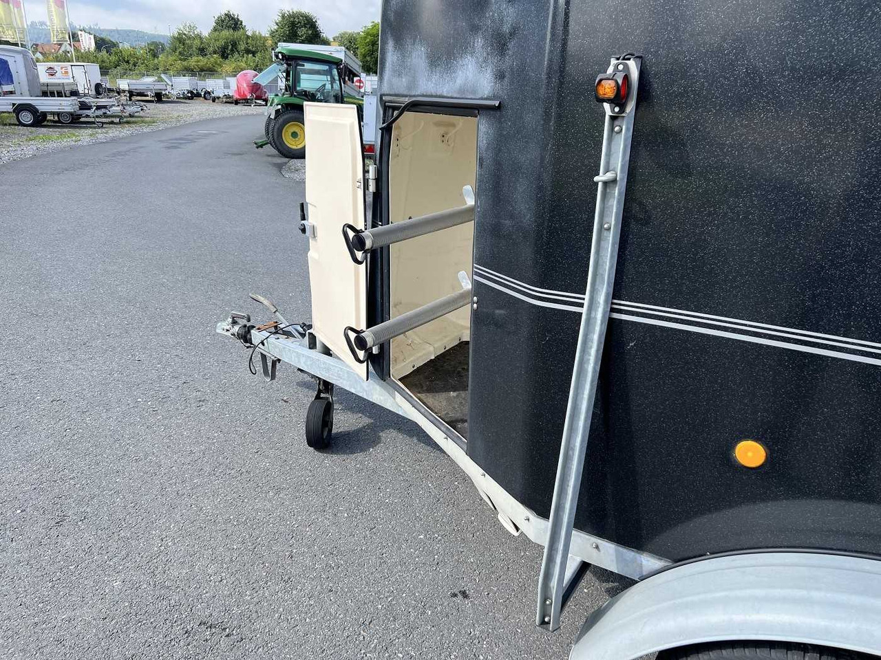 Hevostraileri BOECKMANN Comfort Pferdeanhänger: kuva Hevostraileri BOECKMANN Comfort Pferdeanhänger Hevostraileri BOECKMANN Comfort Pferdeanhänger: kuva Hevostraileri BOECKMANN Comfort Pferdeanhänger