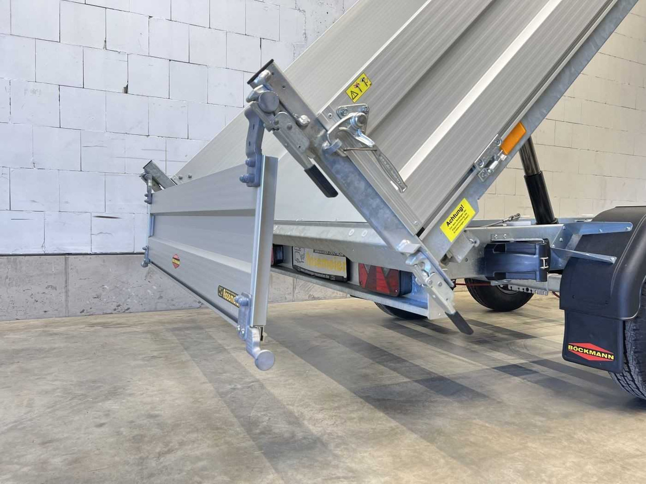 Leasing BOECKMANN DK-AL 3218/35 P Dreiseitenkipper BOECKMANN DK-AL 3218/35 P Dreiseitenkipper: kuva Leasing BOECKMANN DK-AL 3218/35 P Dreiseitenkipper BOECKMANN DK-AL 3218/35 P Dreiseitenkipper