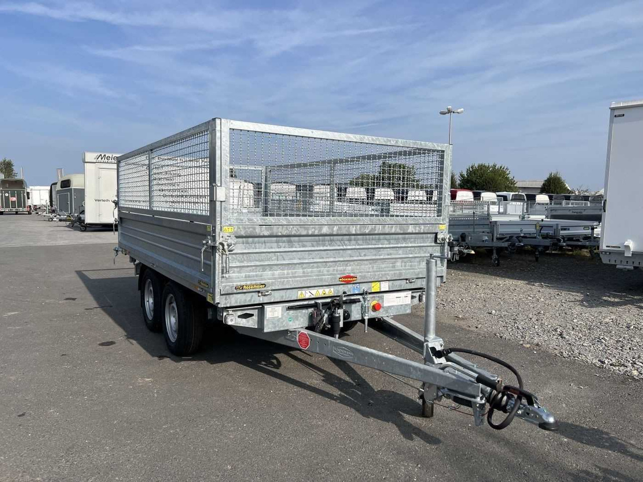 Leasing BOECKMANN DK-ST 3218/27 P Gitter Dreiseitenkipper BOECKMANN DK-ST 3218/27 P Gitter Dreiseitenkipper: kuva Leasing BOECKMANN DK-ST 3218/27 P Gitter Dreiseitenkipper BOECKMANN DK-ST 3218/27 P Gitter Dreiseitenkipper