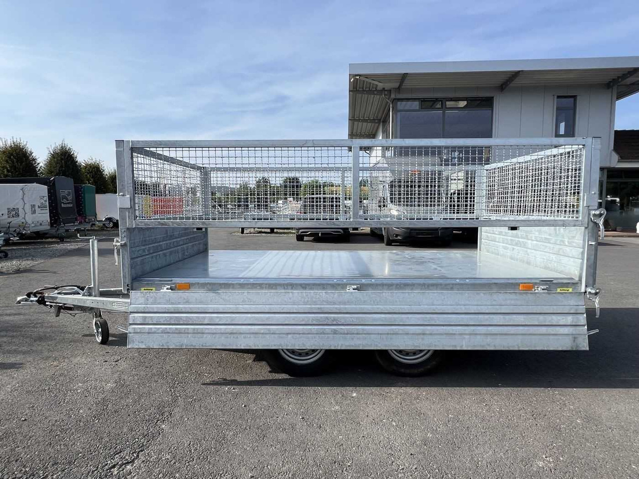 Leasing BOECKMANN DK-ST 3218/27 P Gitter Dreiseitenkipper BOECKMANN DK-ST 3218/27 P Gitter Dreiseitenkipper: kuva Leasing BOECKMANN DK-ST 3218/27 P Gitter Dreiseitenkipper BOECKMANN DK-ST 3218/27 P Gitter Dreiseitenkipper