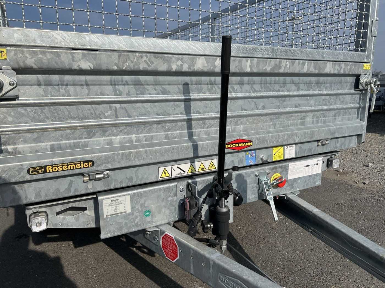 Leasing BOECKMANN DK-ST 3218/27 P Gitter Dreiseitenkipper BOECKMANN DK-ST 3218/27 P Gitter Dreiseitenkipper: kuva Leasing BOECKMANN DK-ST 3218/27 P Gitter Dreiseitenkipper BOECKMANN DK-ST 3218/27 P Gitter Dreiseitenkipper