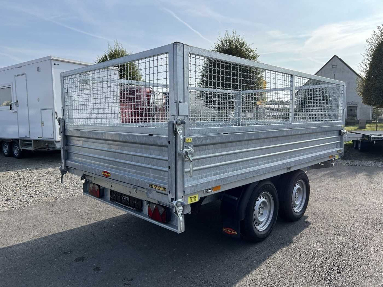 Leasing BOECKMANN DK-ST 3218/27 P Gitter Dreiseitenkipper BOECKMANN DK-ST 3218/27 P Gitter Dreiseitenkipper: kuva Leasing BOECKMANN DK-ST 3218/27 P Gitter Dreiseitenkipper BOECKMANN DK-ST 3218/27 P Gitter Dreiseitenkipper