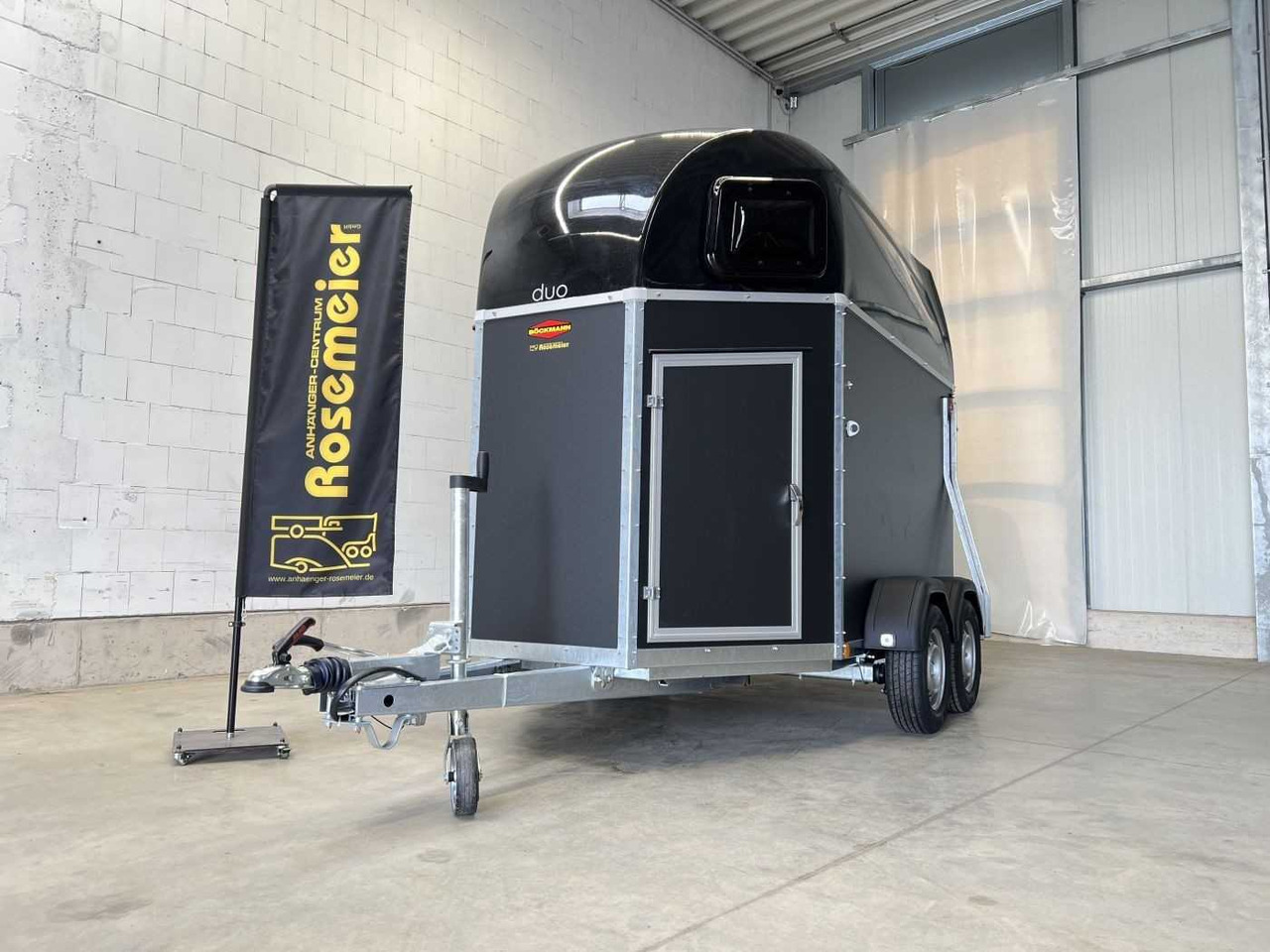 Uusi Hevostraileri BOECKMANN Duo Esprit silv+bl SK TrS 100 Pferdeanhänger: kuva Uusi Hevostraileri BOECKMANN Duo Esprit silv+bl SK TrS 100 Pferdeanhänger