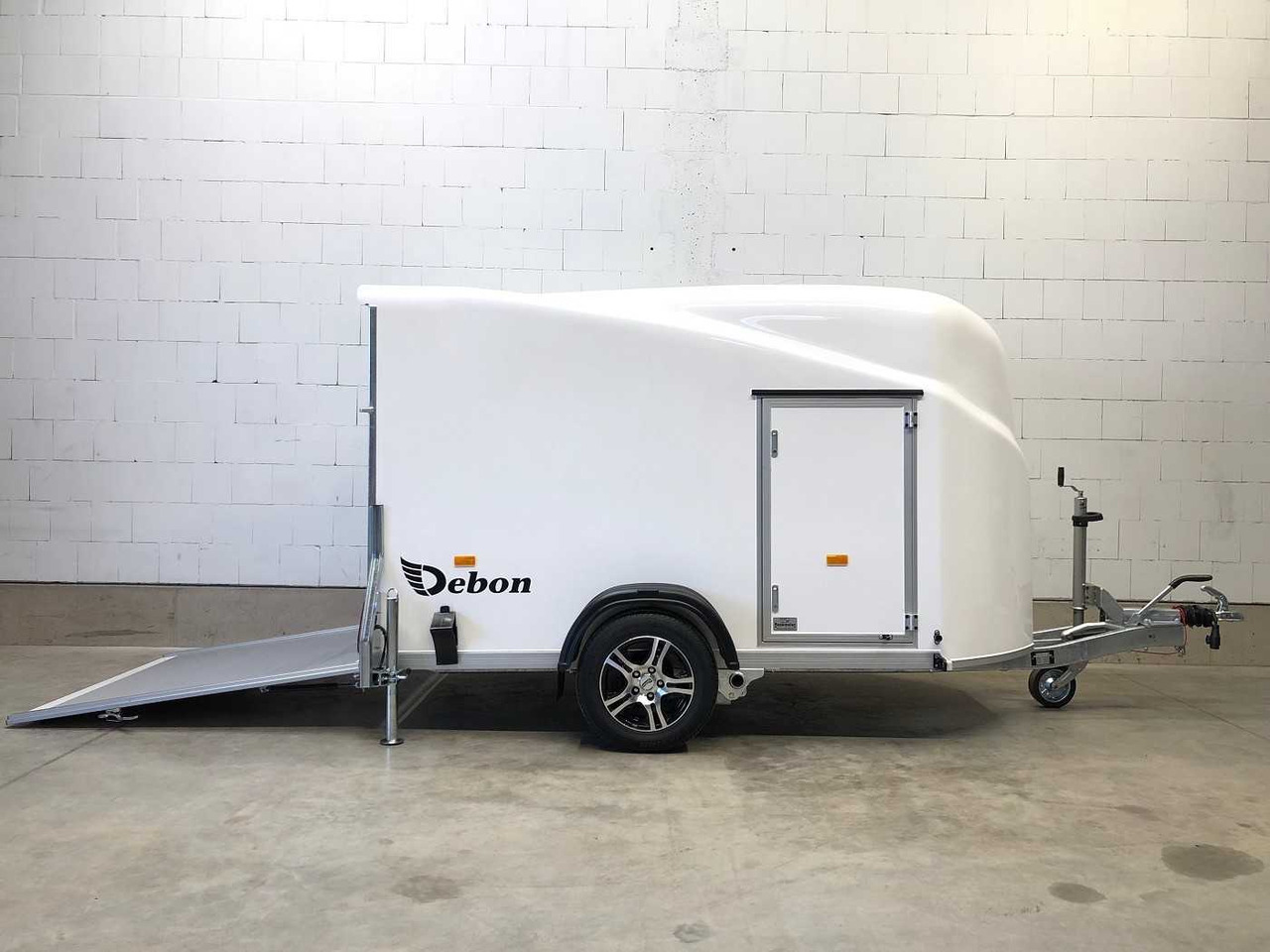 CHEVAL LIBERTE Cargo 1300.02+Tür Alu-Felgen Kofferanhänger - Umpikori perävaunu: kuva CHEVAL LIBERTE Cargo 1300.02+Tür Alu-Felgen Kofferanhänger - Umpikori perävaunu CHEVAL LIBERTE Cargo 1300.02+Tür Alu-Felgen Kofferanhänger - Umpikori perävaunu: kuva CHEVAL LIBERTE Cargo 1300.02+Tür Alu-Felgen Kofferanhänger - Umpikori perävaunu