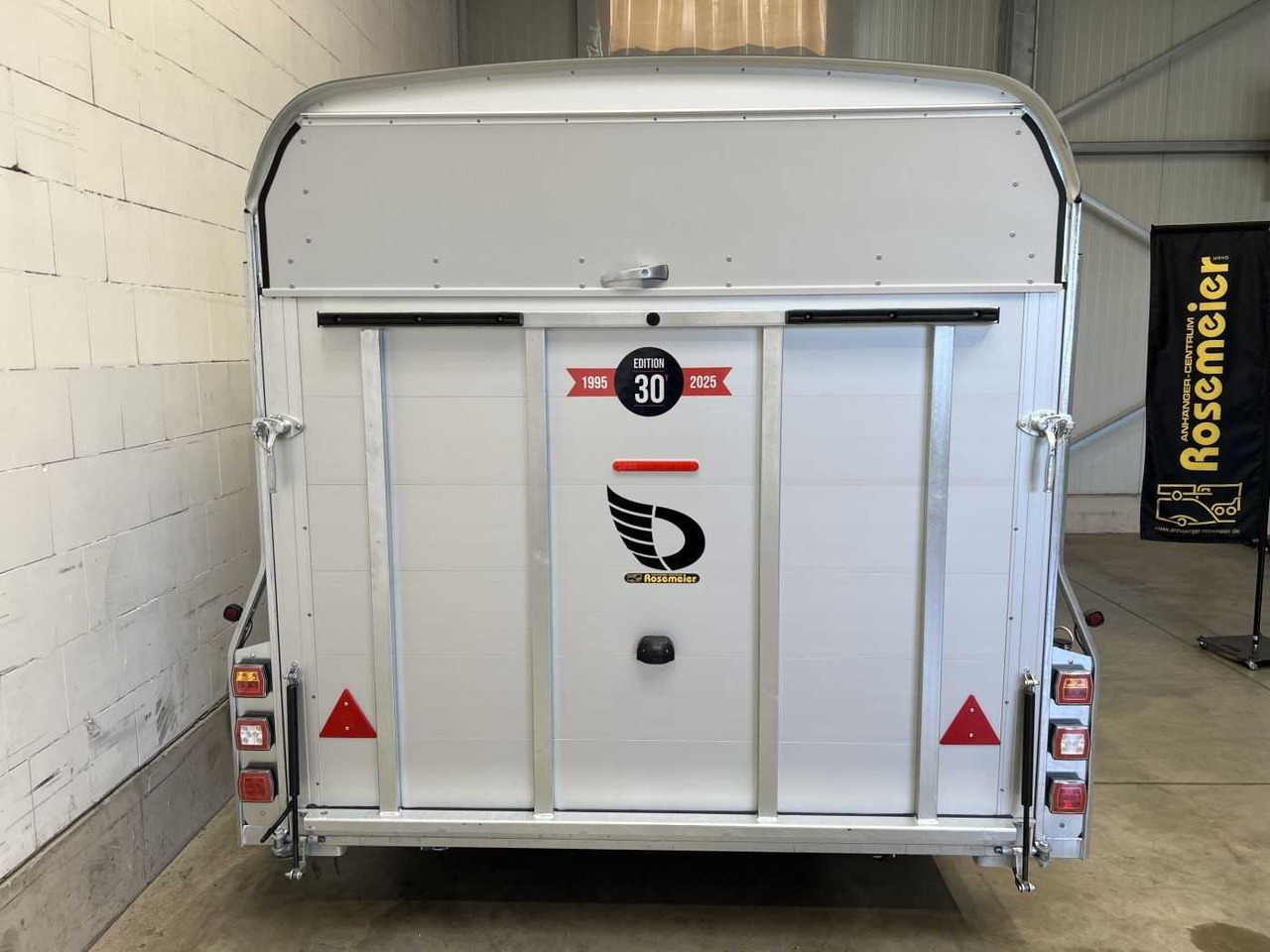 CHEVAL LIBERTE DEBON C1000 Roadster ALF Autotransporter geschlossen - Kuljetin perävaunu: kuva CHEVAL LIBERTE DEBON C1000 Roadster ALF Autotransporter geschlossen - Kuljetin perävaunu CHEVAL LIBERTE DEBON C1000 Roadster ALF Autotransporter geschlossen - Kuljetin perävaunu: kuva CHEVAL LIBERTE DEBON C1000 Roadster ALF Autotransporter geschlossen - Kuljetin perävaunu