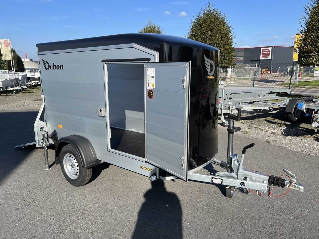 CHEVAL LIBERTE DEBON C255 Seitentür Kofferanhänger - Umpikori perävaunu: kuva CHEVAL LIBERTE DEBON C255 Seitentür Kofferanhänger - Umpikori perävaunu CHEVAL LIBERTE DEBON C255 Seitentür Kofferanhänger - Umpikori perävaunu: kuva CHEVAL LIBERTE DEBON C255 Seitentür Kofferanhänger - Umpikori perävaunu