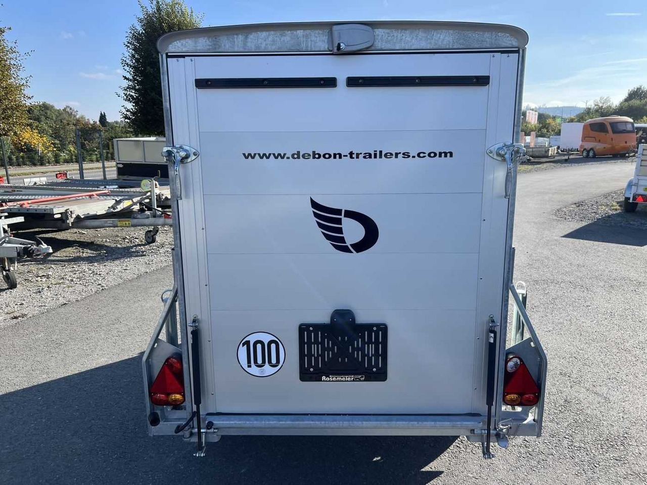 CHEVAL LIBERTE DEBON C255 Seitentür Kofferanhänger - Umpikori perävaunu: kuva CHEVAL LIBERTE DEBON C255 Seitentür Kofferanhänger - Umpikori perävaunu CHEVAL LIBERTE DEBON C255 Seitentür Kofferanhänger - Umpikori perävaunu: kuva CHEVAL LIBERTE DEBON C255 Seitentür Kofferanhänger - Umpikori perävaunu
