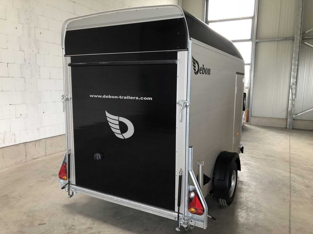 CHEVAL LIBERTE DEBON C300 Roadster Kofferanhänger - Moottoripyörän perävaunu: kuva CHEVAL LIBERTE DEBON C300 Roadster Kofferanhänger - Moottoripyörän perävaunu CHEVAL LIBERTE DEBON C300 Roadster Kofferanhänger - Moottoripyörän perävaunu: kuva CHEVAL LIBERTE DEBON C300 Roadster Kofferanhänger - Moottoripyörän perävaunu