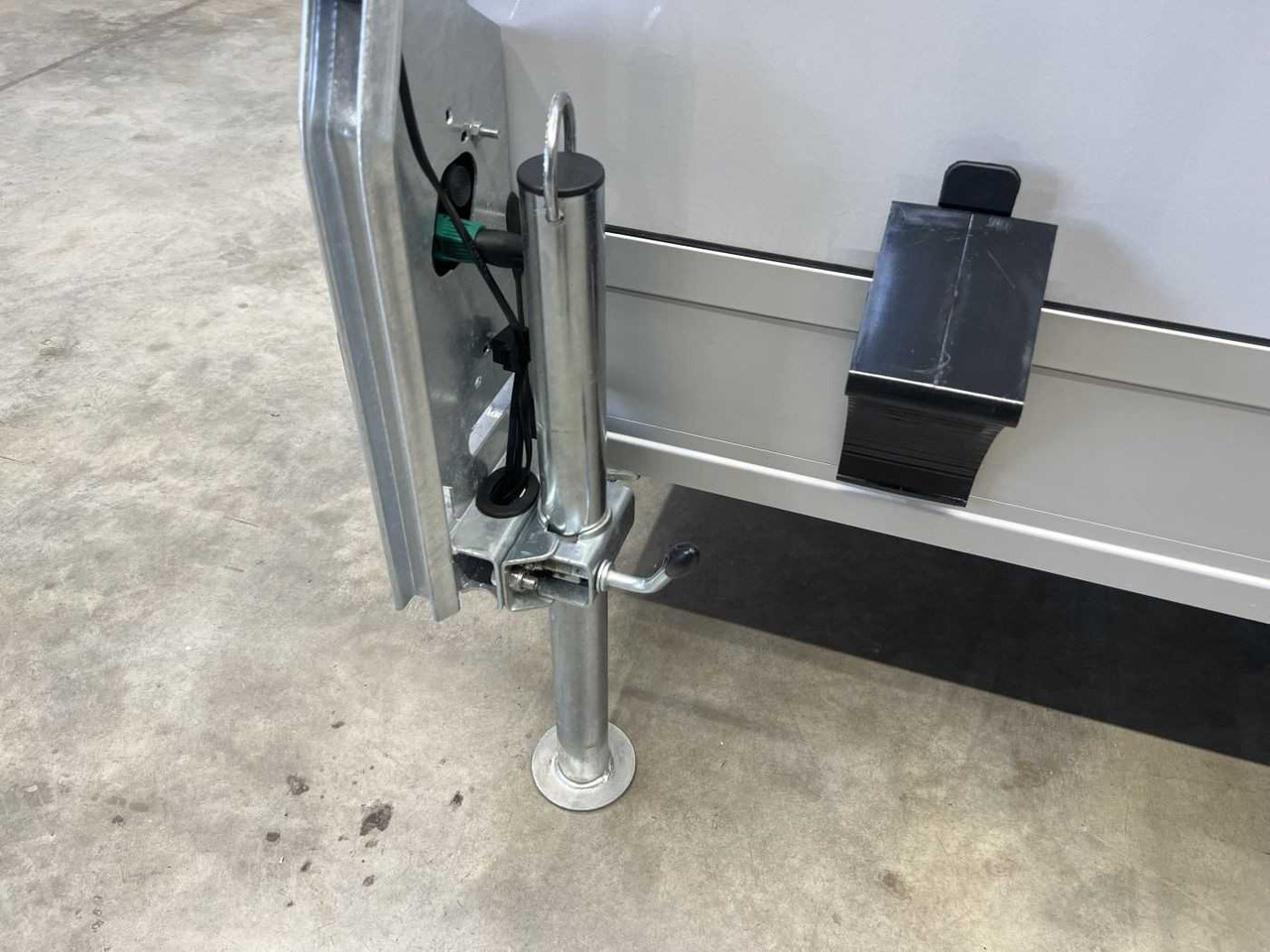 CHEVAL LIBERTE DEBON C400 Roadster Verkl ALF Tür Kofferanhänger - Moottoripyörän perävaunu: kuva CHEVAL LIBERTE DEBON C400 Roadster Verkl ALF Tür Kofferanhänger - Moottoripyörän perävaunu CHEVAL LIBERTE DEBON C400 Roadster Verkl ALF Tür Kofferanhänger - Moottoripyörän perävaunu: kuva CHEVAL LIBERTE DEBON C400 Roadster Verkl ALF Tür Kofferanhänger - Moottoripyörän perävaunu