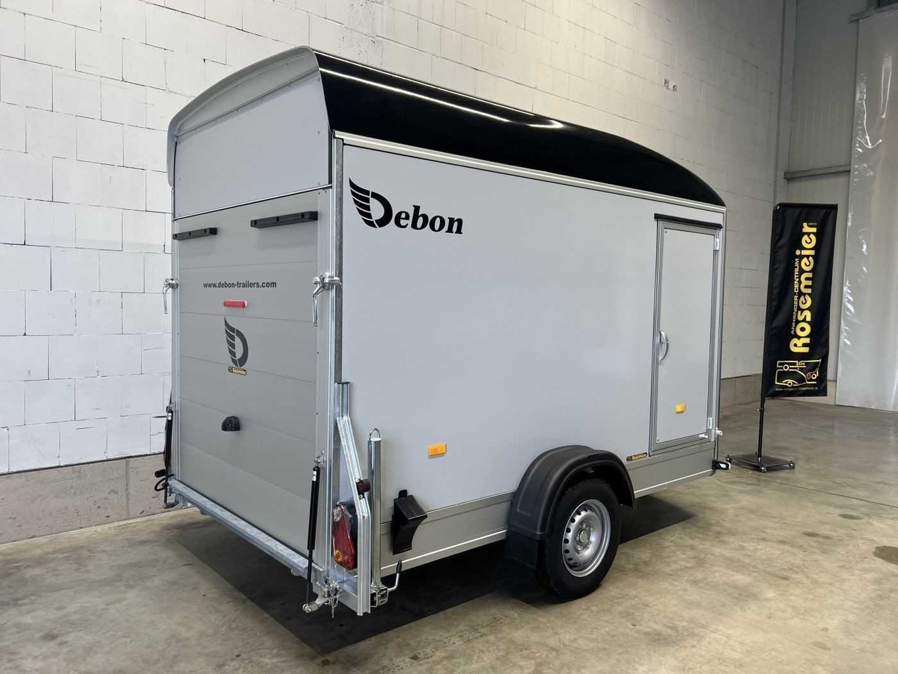 CHEVAL LIBERTE DEBON C400 Roadster Verkl Tür Kofferanhänger - Moottoripyörän perävaunu: kuva CHEVAL LIBERTE DEBON C400 Roadster Verkl Tür Kofferanhänger - Moottoripyörän perävaunu CHEVAL LIBERTE DEBON C400 Roadster Verkl Tür Kofferanhänger - Moottoripyörän perävaunu: kuva CHEVAL LIBERTE DEBON C400 Roadster Verkl Tür Kofferanhänger - Moottoripyörän perävaunu