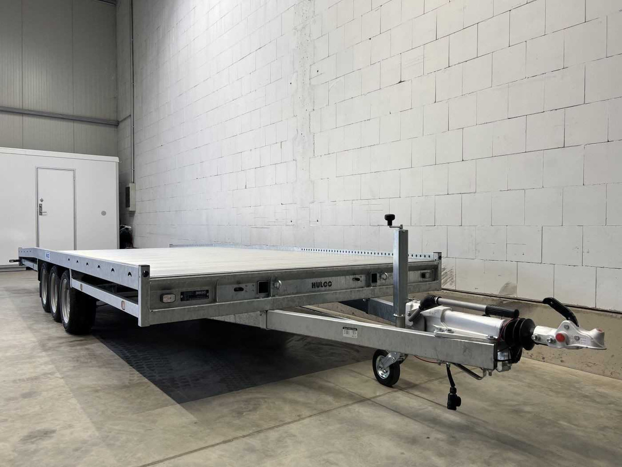 Uusi Kuljetin perävaunu HULCO Carax-3 3500 Autotransporter: kuva Uusi Kuljetin perävaunu HULCO Carax-3 3500 Autotransporter Uusi Kuljetin perävaunu HULCO Carax-3 3500 Autotransporter: kuva Uusi Kuljetin perävaunu HULCO Carax-3 3500 Autotransporter