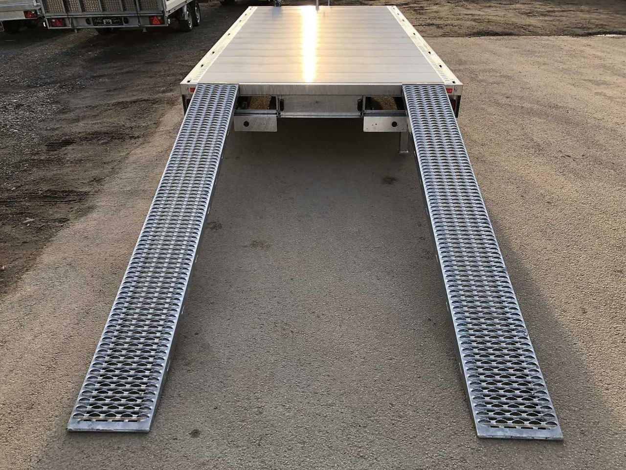 HUMBAUR Universal 3500 Aluboden Universaltransporter - Kuljetin perävaunu: kuva HUMBAUR Universal 3500 Aluboden Universaltransporter - Kuljetin perävaunu HUMBAUR Universal 3500 Aluboden Universaltransporter - Kuljetin perävaunu: kuva HUMBAUR Universal 3500 Aluboden Universaltransporter - Kuljetin perävaunu