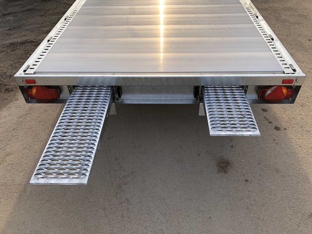 HUMBAUR Universal 3500 Aluboden Universaltransporter - Kuljetin perävaunu: kuva HUMBAUR Universal 3500 Aluboden Universaltransporter - Kuljetin perävaunu HUMBAUR Universal 3500 Aluboden Universaltransporter - Kuljetin perävaunu: kuva HUMBAUR Universal 3500 Aluboden Universaltransporter - Kuljetin perävaunu