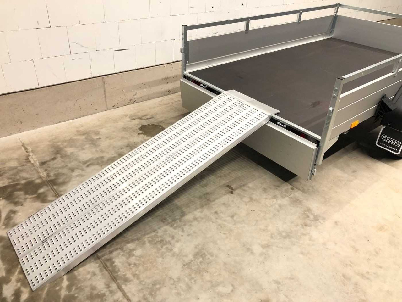 SARIS McAlu Pro 255 153 1500 1 Rampe Kastenanhänger ge - Peräkärry: kuva SARIS McAlu Pro 255 153 1500 1 Rampe Kastenanhänger ge - Peräkärry SARIS McAlu Pro 255 153 1500 1 Rampe Kastenanhänger ge - Peräkärry: kuva SARIS McAlu Pro 255 153 1500 1 Rampe Kastenanhänger ge - Peräkärry