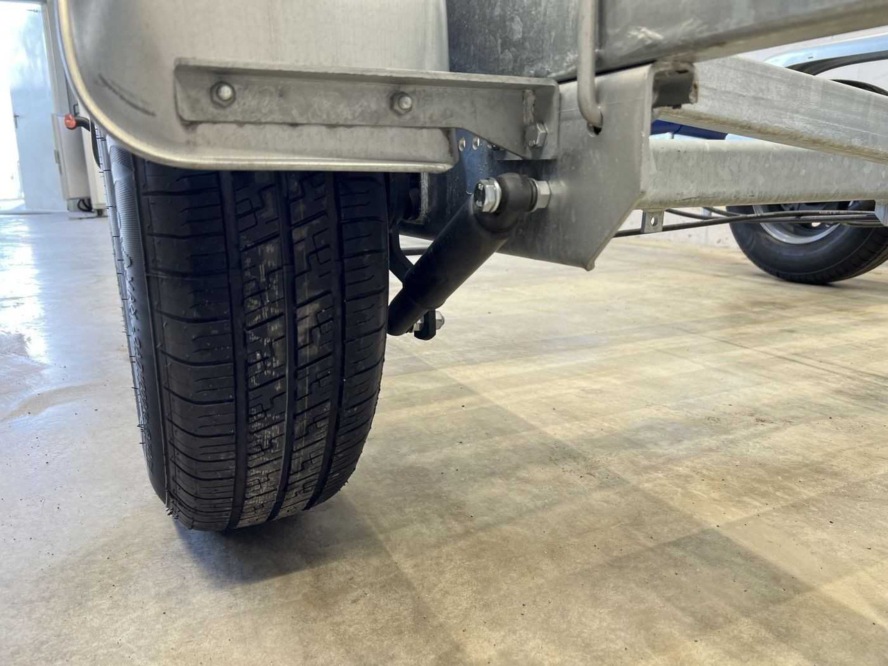 Uusi Venetraileri TPV BA2700-L 100 Bootsanhänger: kuva Uusi Venetraileri TPV BA2700-L 100 Bootsanhänger