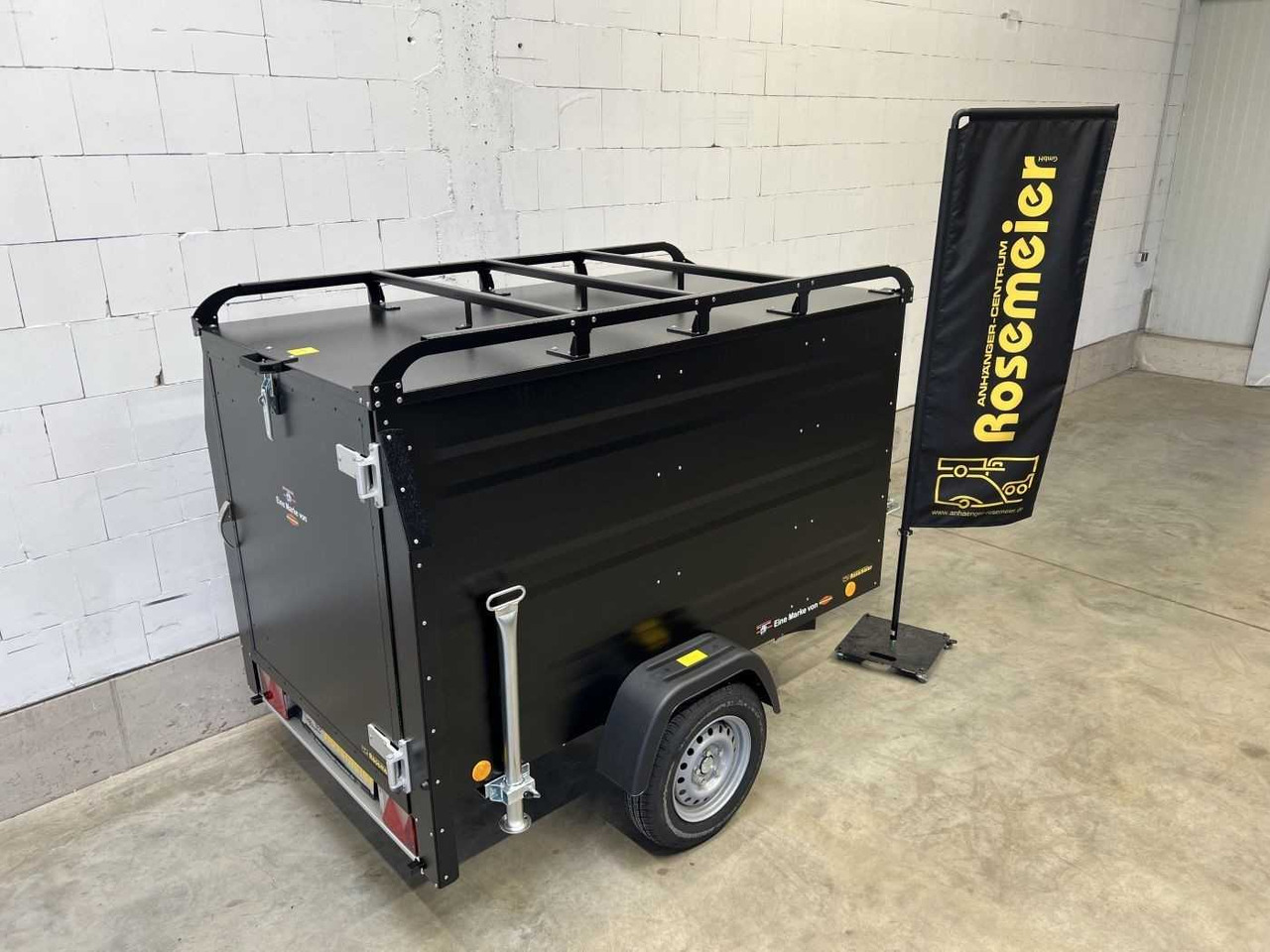 TPV KT-EB2 Plus - Peräkärry: kuva TPV KT-EB2 Plus - Peräkärry TPV KT-EB2 Plus - Peräkärry: kuva TPV KT-EB2 Plus - Peräkärry