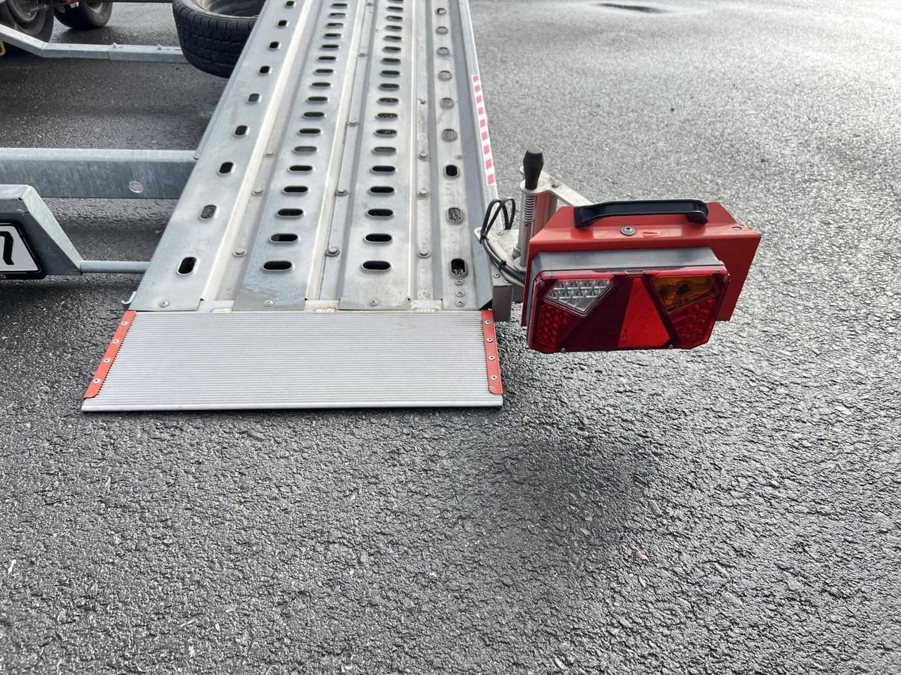 VEZEKO Imola S 35.47 Autotransporter - Kuljetin perävaunu: kuva VEZEKO Imola S 35.47 Autotransporter - Kuljetin perävaunu VEZEKO Imola S 35.47 Autotransporter - Kuljetin perävaunu: kuva VEZEKO Imola S 35.47 Autotransporter - Kuljetin perävaunu