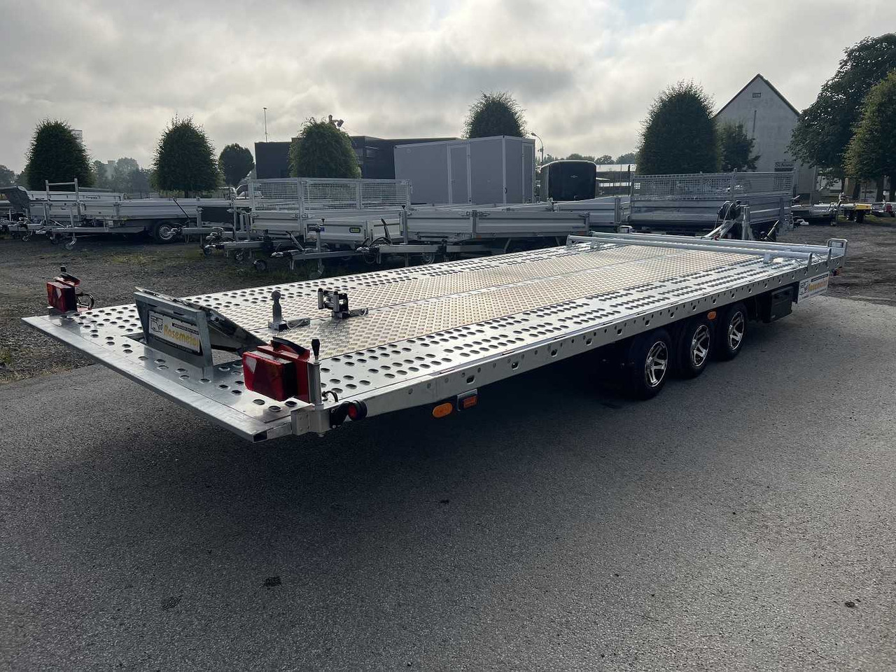 VEZEKO Jumbola 35.60 Tridem Autotransporter - Kuljetin perävaunu: kuva VEZEKO Jumbola 35.60 Tridem Autotransporter - Kuljetin perävaunu VEZEKO Jumbola 35.60 Tridem Autotransporter - Kuljetin perävaunu: kuva VEZEKO Jumbola 35.60 Tridem Autotransporter - Kuljetin perävaunu