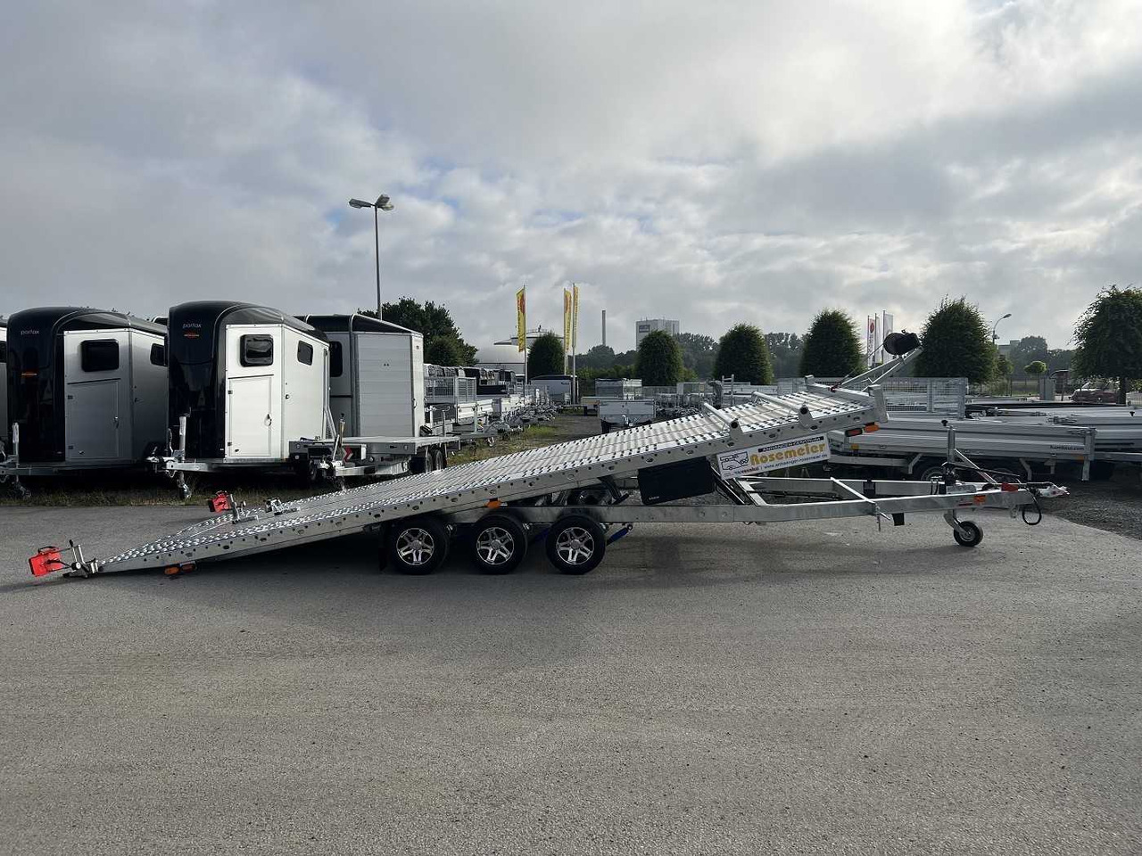 VEZEKO Jumbola 35.60 Tridem Autotransporter - Kuljetin perävaunu: kuva VEZEKO Jumbola 35.60 Tridem Autotransporter - Kuljetin perävaunu VEZEKO Jumbola 35.60 Tridem Autotransporter - Kuljetin perävaunu: kuva VEZEKO Jumbola 35.60 Tridem Autotransporter - Kuljetin perävaunu