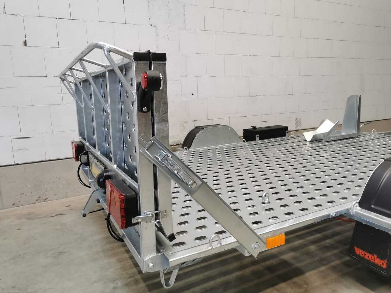 VEZEKO Motovan C 18+Box Autotransporter - Moottoripyörän perävaunu: kuva VEZEKO Motovan C 18+Box Autotransporter - Moottoripyörän perävaunu VEZEKO Motovan C 18+Box Autotransporter - Moottoripyörän perävaunu: kuva VEZEKO Motovan C 18+Box Autotransporter - Moottoripyörän perävaunu