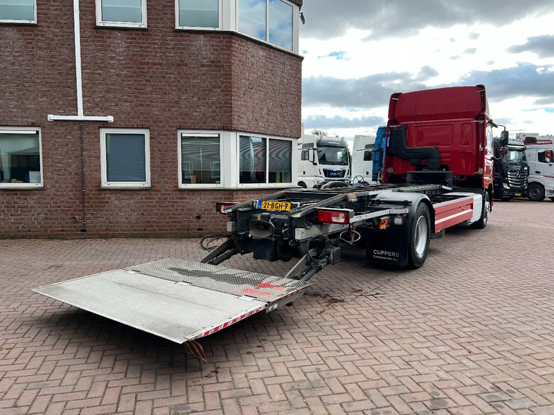 DAF CF 290 4X2 EURO6 SPACECAB RENOVA / VANGMUIL / LAADKLEP / TOP STAAT - Konttialus/ Vaihtokuormatilat kuorma-auto: kuva DAF CF 290 4X2 EURO6 SPACECAB RENOVA / VANGMUIL / LAADKLEP / TOP STAAT - Konttialus/ Vaihtokuormatilat kuorma-auto DAF CF 290 4X2 EURO6 SPACECAB RENOVA / VANGMUIL / LAADKLEP / TOP STAAT - Konttialus/ Vaihtokuormatilat kuorma-auto: kuva DAF CF 290 4X2 EURO6 SPACECAB RENOVA / VANGMUIL / LAADKLEP / TOP STAAT - Konttialus/ Vaihtokuormatilat kuorma-auto