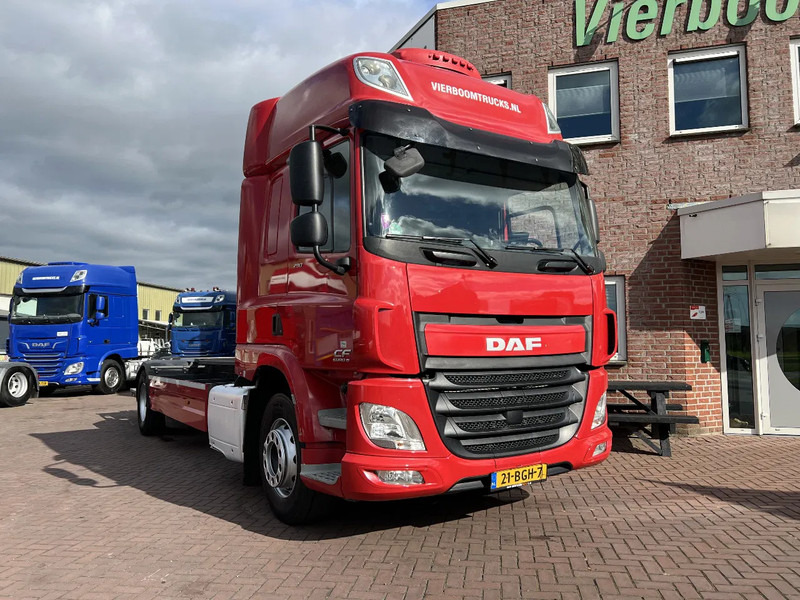 DAF CF 290 4X2 EURO6 SPACECAB RENOVA / VANGMUIL / LAADKLEP / TOP STAAT - Konttialus/ Vaihtokuormatilat kuorma-auto: kuva DAF CF 290 4X2 EURO6 SPACECAB RENOVA / VANGMUIL / LAADKLEP / TOP STAAT - Konttialus/ Vaihtokuormatilat kuorma-auto DAF CF 290 4X2 EURO6 SPACECAB RENOVA / VANGMUIL / LAADKLEP / TOP STAAT - Konttialus/ Vaihtokuormatilat kuorma-auto: kuva DAF CF 290 4X2 EURO6 SPACECAB RENOVA / VANGMUIL / LAADKLEP / TOP STAAT - Konttialus/ Vaihtokuormatilat kuorma-auto