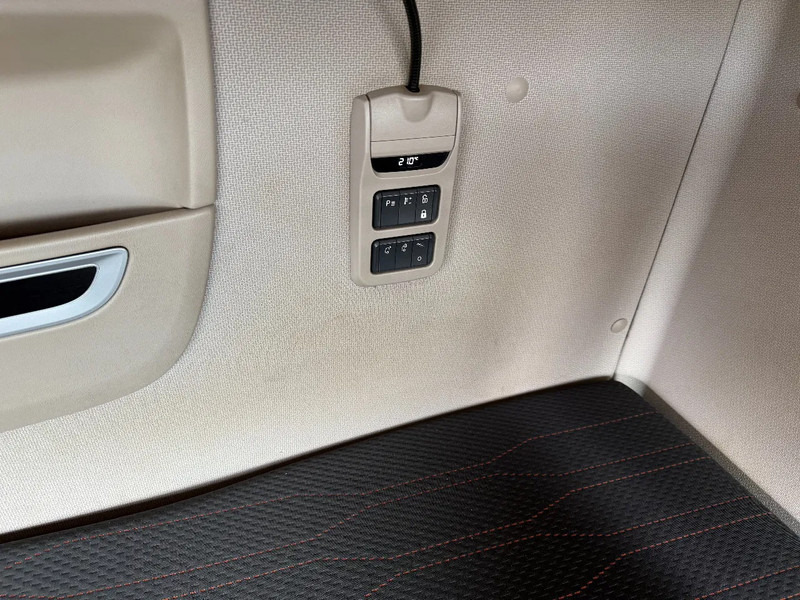 Kuorma-auto alusta DAF XF 480 XF480 6X2 SSC CHASSIS EURO6 HOLLAND TRUCK TUV 4-2026 Smart Tacho: kuva Kuorma-auto alusta DAF XF 480 XF480 6X2 SSC CHASSIS EURO6 HOLLAND TRUCK TUV 4-2026 Smart Tacho Kuorma-auto alusta DAF XF 480 XF480 6X2 SSC CHASSIS EURO6 HOLLAND TRUCK TUV 4-2026 Smart Tacho: kuva Kuorma-auto alusta DAF XF 480 XF480 6X2 SSC CHASSIS EURO6 HOLLAND TRUCK TUV 4-2026 Smart Tacho