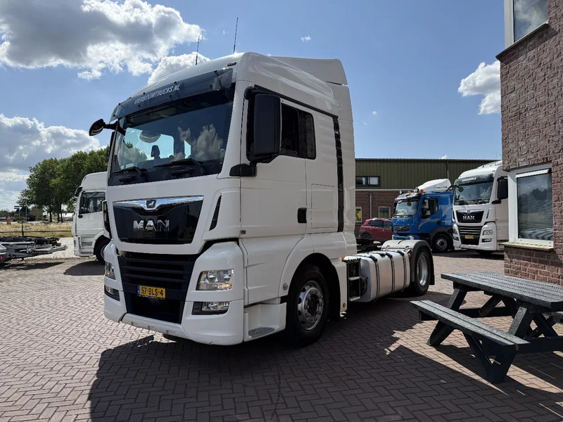 MAN TGX TGX 18.420 4X2 BLS / 2X TANK / 2X BETT / MAN SERVICE / TOP NL TRUCK - Vetopöytäauto: kuva MAN TGX TGX 18.420 4X2 BLS / 2X TANK / 2X BETT / MAN SERVICE / TOP NL TRUCK - Vetopöytäauto MAN TGX TGX 18.420 4X2 BLS / 2X TANK / 2X BETT / MAN SERVICE / TOP NL TRUCK - Vetopöytäauto: kuva MAN TGX TGX 18.420 4X2 BLS / 2X TANK / 2X BETT / MAN SERVICE / TOP NL TRUCK - Vetopöytäauto