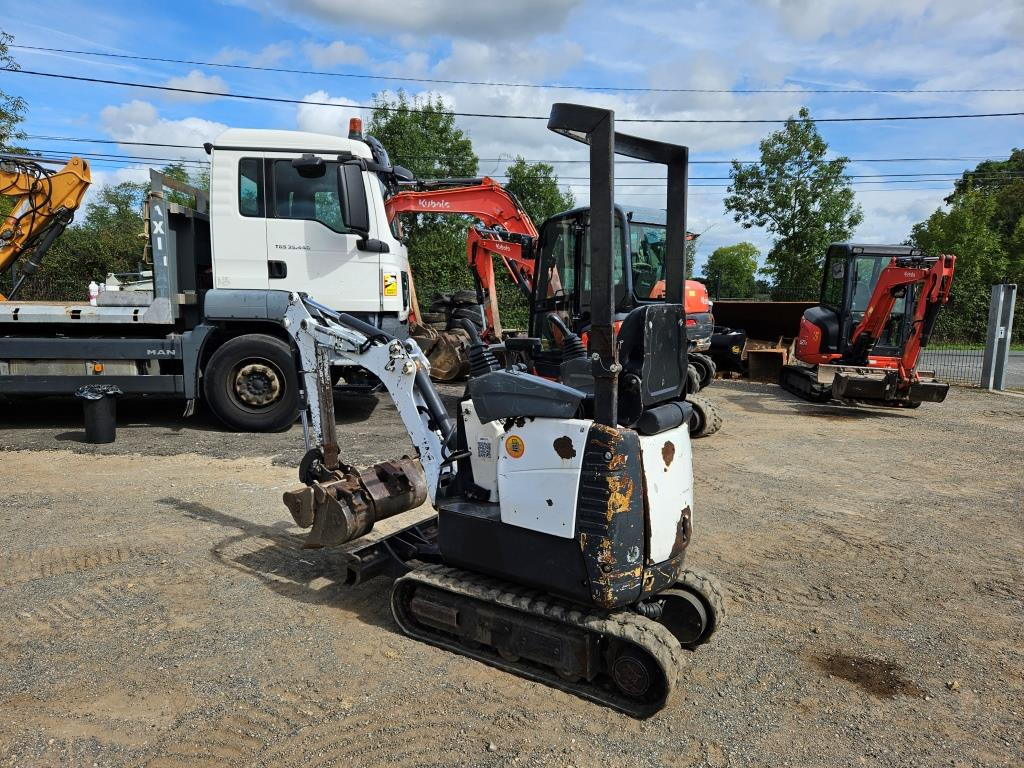 BOBCAT E 10 - Minikuormaaja: kuva BOBCAT E 10 - Minikuormaaja BOBCAT E 10 - Minikuormaaja: kuva BOBCAT E 10 - Minikuormaaja