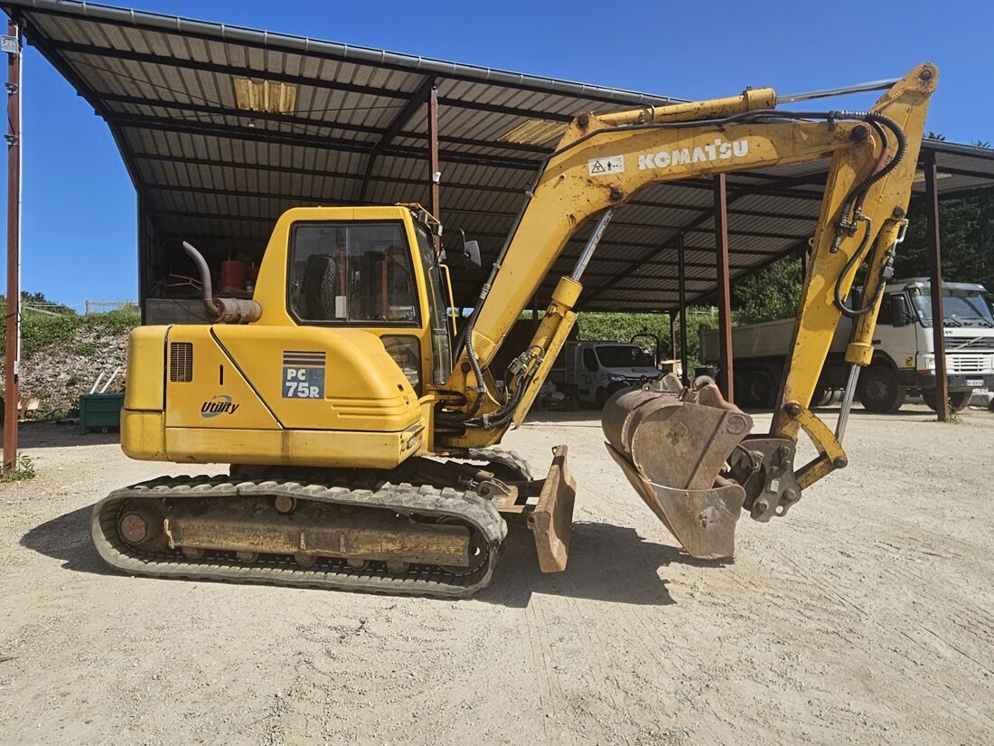 KOMATSU PC 75 R - Minikuormaaja: kuva KOMATSU PC 75 R - Minikuormaaja KOMATSU PC 75 R - Minikuormaaja: kuva KOMATSU PC 75 R - Minikuormaaja