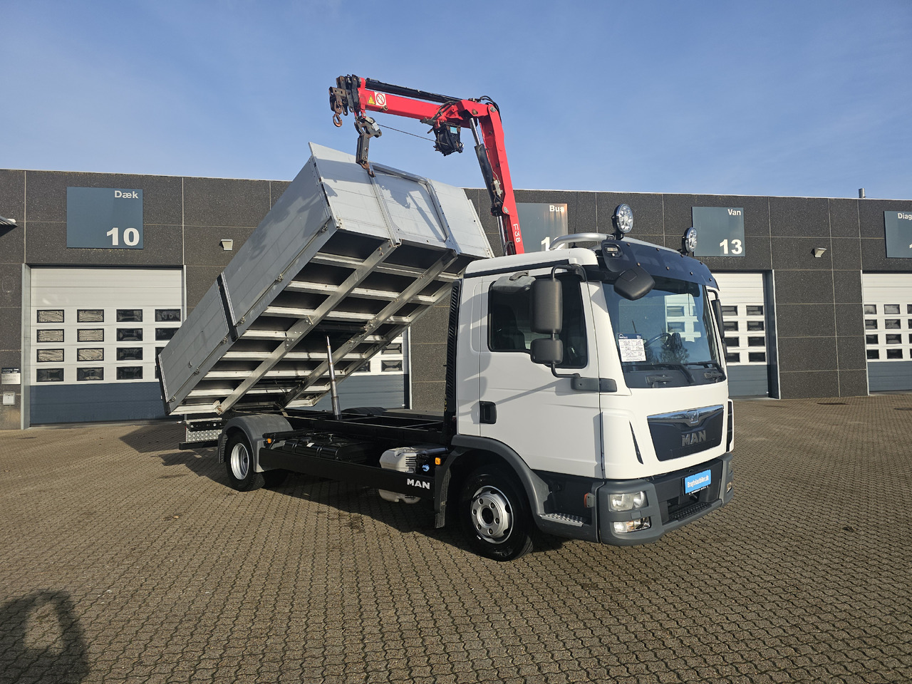 MAN TGL 10.220 - Kippiauto kuorma-auto: kuva MAN TGL 10.220 - Kippiauto kuorma-auto MAN TGL 10.220 - Kippiauto kuorma-auto: kuva MAN TGL 10.220 - Kippiauto kuorma-auto