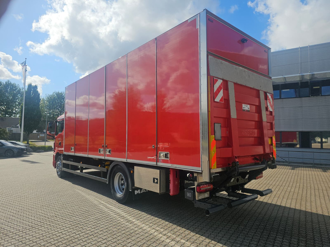 MAN TGM 18.320 - Umpikori kuorma-auto: kuva MAN TGM 18.320 - Umpikori kuorma-auto MAN TGM 18.320 - Umpikori kuorma-auto: kuva MAN TGM 18.320 - Umpikori kuorma-auto