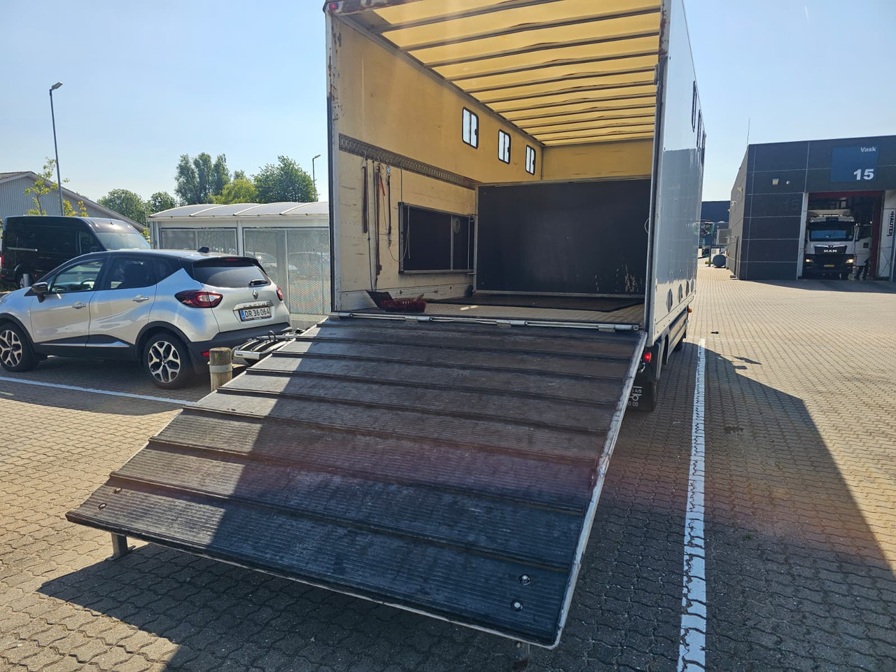 Mercedes Atego 817 - Eläinten kuljetus kuorma-auto: kuva Mercedes Atego 817 - Eläinten kuljetus kuorma-auto Mercedes Atego 817 - Eläinten kuljetus kuorma-auto: kuva Mercedes Atego 817 - Eläinten kuljetus kuorma-auto
