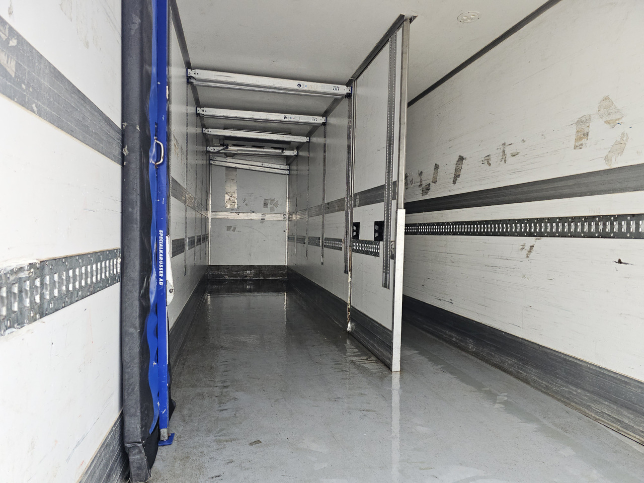 Refrigeraattori kuorma-auto Volvo FM330: kuva Refrigeraattori kuorma-auto Volvo FM330