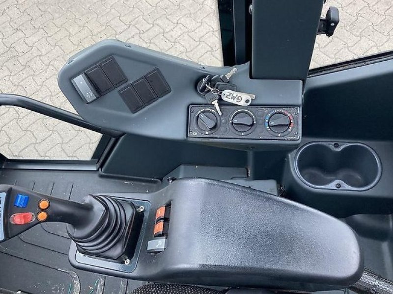 Schäffer 6680T - Teleskooppikuormaaja: kuva Schäffer 6680T - Teleskooppikuormaaja Schäffer 6680T - Teleskooppikuormaaja: kuva Schäffer 6680T - Teleskooppikuormaaja