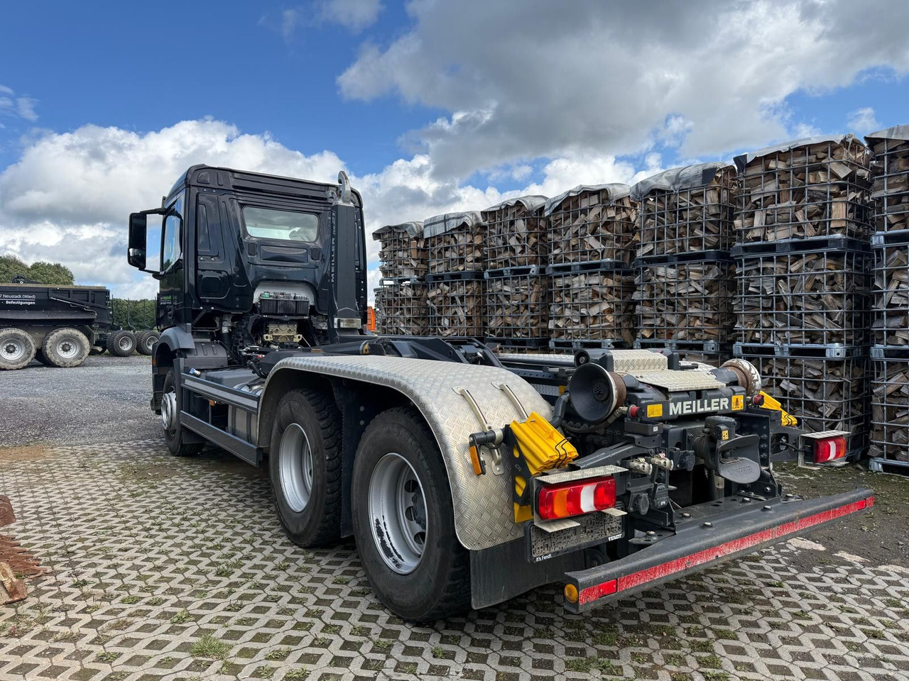Mercedes-Benz Arocs 5 2648 Meiller Hakenlift 21-60 neuwertig - Koukkulava kuorma-auto: kuva Mercedes-Benz Arocs 5 2648 Meiller Hakenlift 21-60 neuwertig - Koukkulava kuorma-auto Mercedes-Benz Arocs 5 2648 Meiller Hakenlift 21-60 neuwertig - Koukkulava kuorma-auto: kuva Mercedes-Benz Arocs 5 2648 Meiller Hakenlift 21-60 neuwertig - Koukkulava kuorma-auto