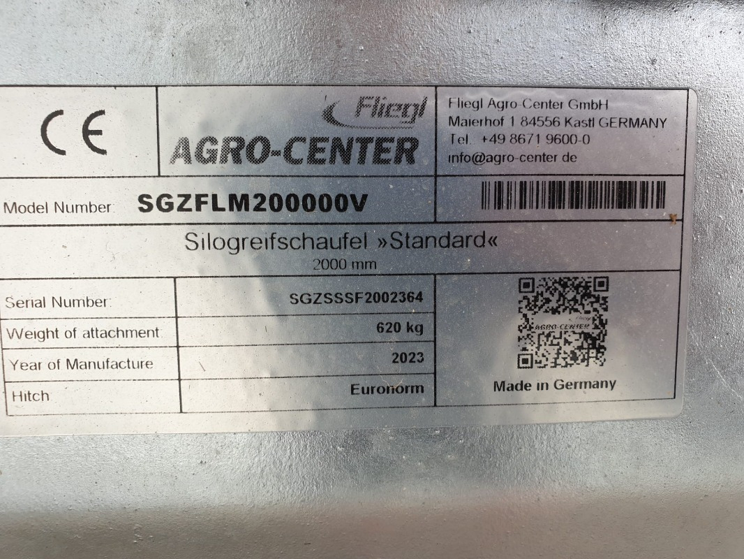 Fliegl SILOGREIFSCHAUFEL - Traktori - etukuormain: kuva Fliegl SILOGREIFSCHAUFEL - Traktori - etukuormain Fliegl SILOGREIFSCHAUFEL - Traktori - etukuormain: kuva Fliegl SILOGREIFSCHAUFEL - Traktori - etukuormain