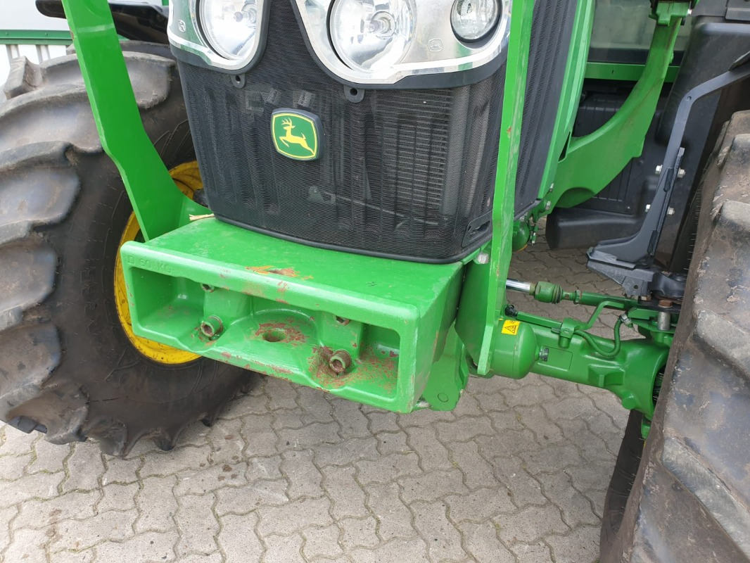 John Deere 6090M - Traktori: kuva John Deere 6090M - Traktori John Deere 6090M - Traktori: kuva John Deere 6090M - Traktori