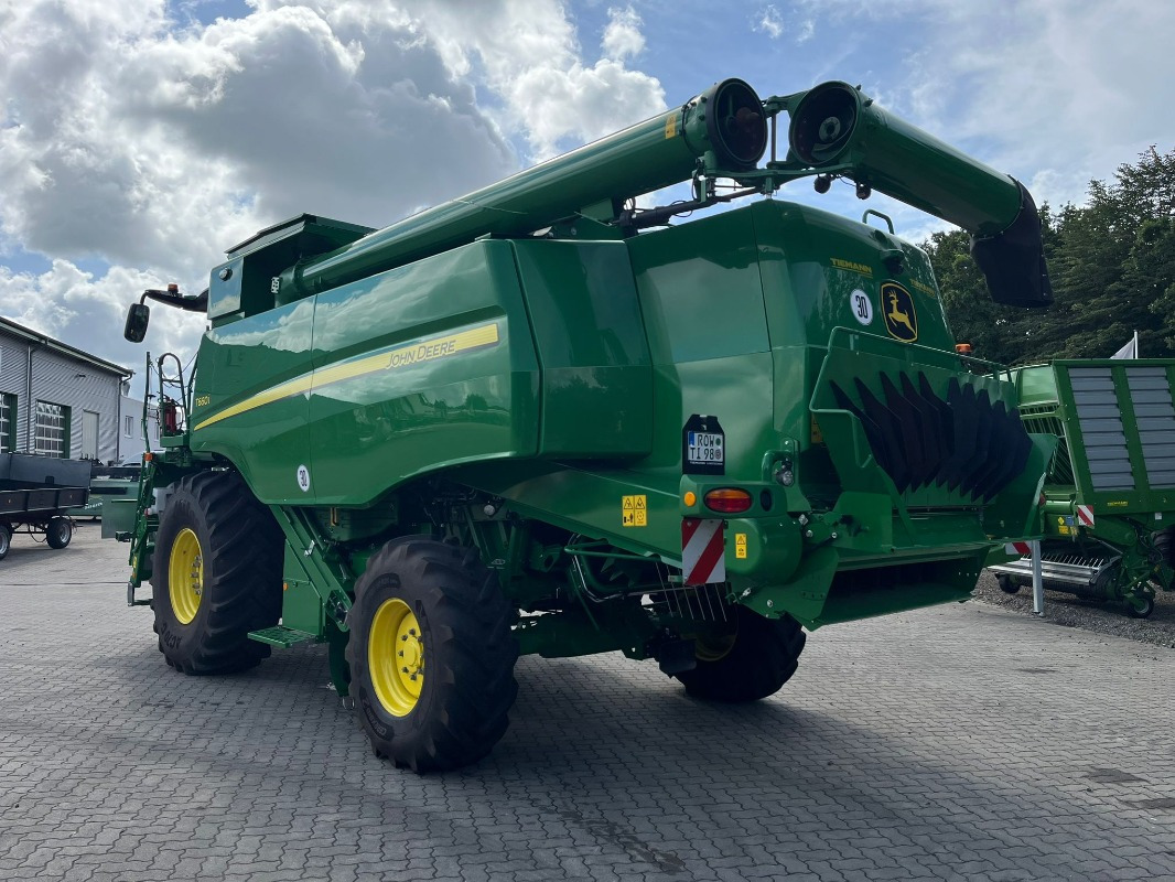 John Deere T660 - Leikkuupuimuri: kuva John Deere T660 - Leikkuupuimuri John Deere T660 - Leikkuupuimuri: kuva John Deere T660 - Leikkuupuimuri