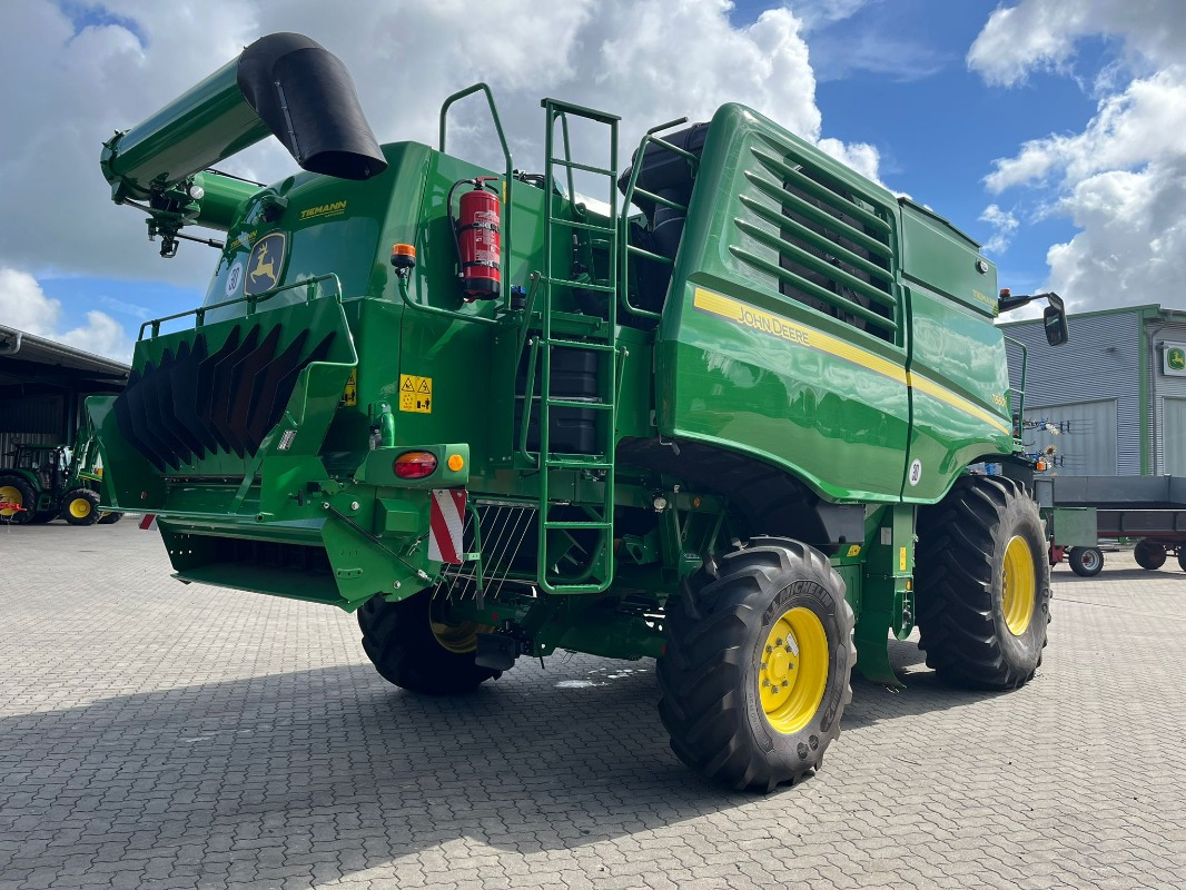 John Deere T660 - Leikkuupuimuri: kuva John Deere T660 - Leikkuupuimuri John Deere T660 - Leikkuupuimuri: kuva John Deere T660 - Leikkuupuimuri