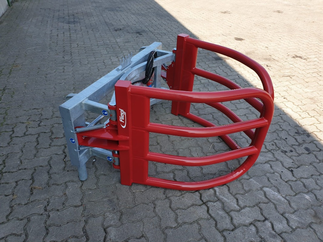 Fliegl Ballenzange Profi-Combi **Sonderpreis** - Lisälaitteet: kuva Fliegl Ballenzange Profi-Combi **Sonderpreis** - Lisälaitteet Fliegl Ballenzange Profi-Combi **Sonderpreis** - Lisälaitteet: kuva Fliegl Ballenzange Profi-Combi **Sonderpreis** - Lisälaitteet