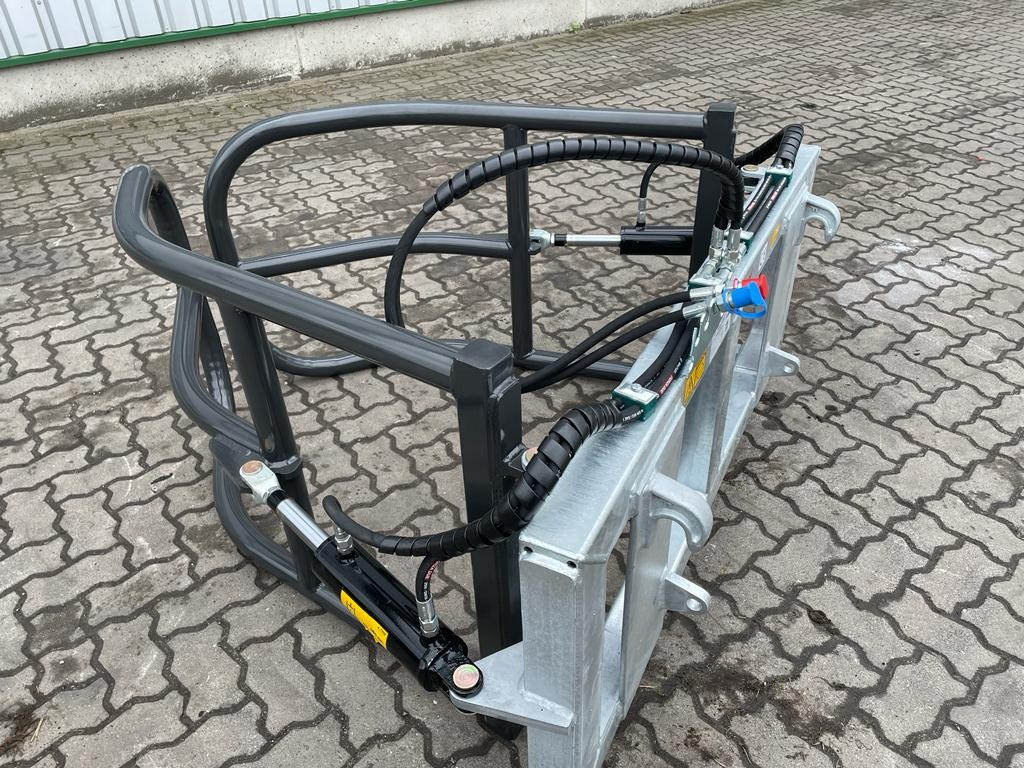 Fliegl Ballenzange ''Small'' **Sonderpreis** - Lisälaitteet: kuva Fliegl Ballenzange ''Small'' **Sonderpreis** - Lisälaitteet Fliegl Ballenzange ''Small'' **Sonderpreis** - Lisälaitteet: kuva Fliegl Ballenzange ''Small'' **Sonderpreis** - Lisälaitteet