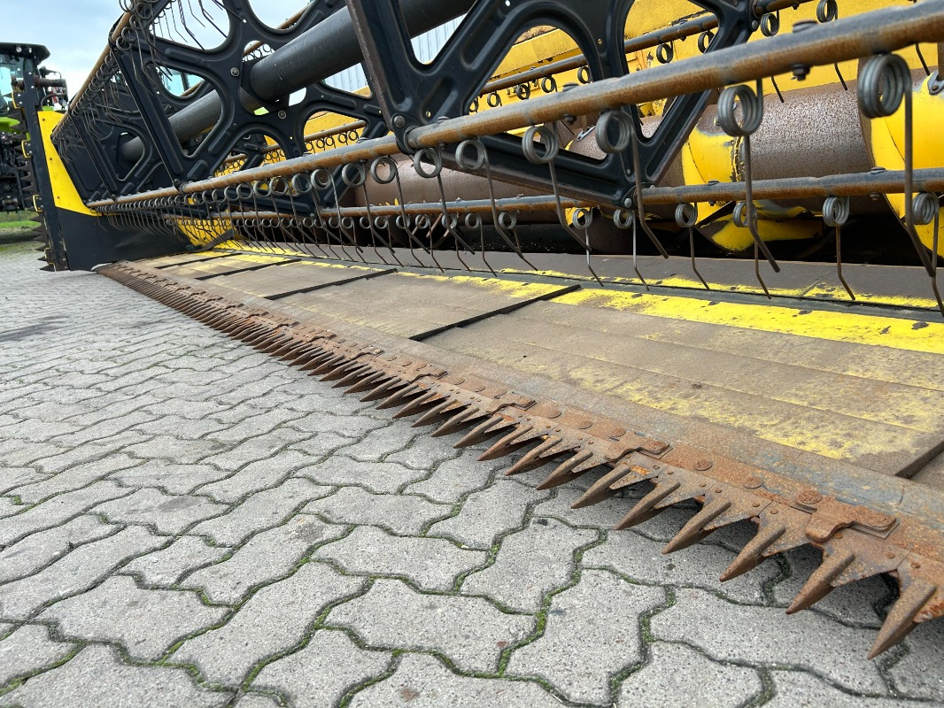 New Holland TX 68 Plus - Leikkuupuimuri: kuva New Holland TX 68 Plus - Leikkuupuimuri New Holland TX 68 Plus - Leikkuupuimuri: kuva New Holland TX 68 Plus - Leikkuupuimuri