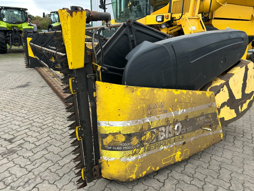 New Holland TX 68 Plus - Leikkuupuimuri: kuva New Holland TX 68 Plus - Leikkuupuimuri New Holland TX 68 Plus - Leikkuupuimuri: kuva New Holland TX 68 Plus - Leikkuupuimuri