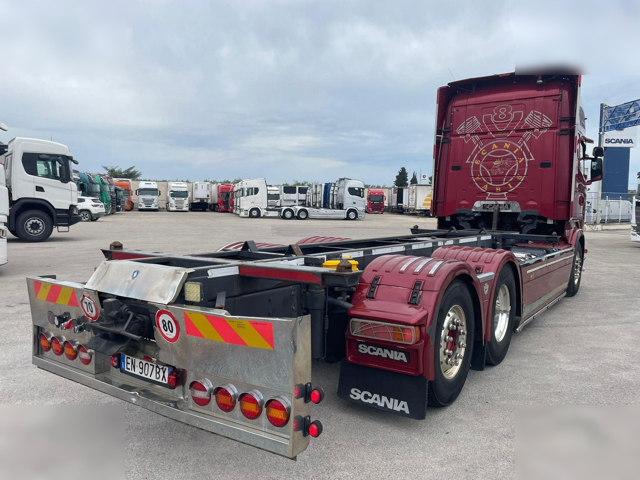 SCANIA R560 - Konttialus/ Vaihtokuormatilat kuorma-auto: kuva SCANIA R560 - Konttialus/ Vaihtokuormatilat kuorma-auto SCANIA R560 - Konttialus/ Vaihtokuormatilat kuorma-auto: kuva SCANIA R560 - Konttialus/ Vaihtokuormatilat kuorma-auto