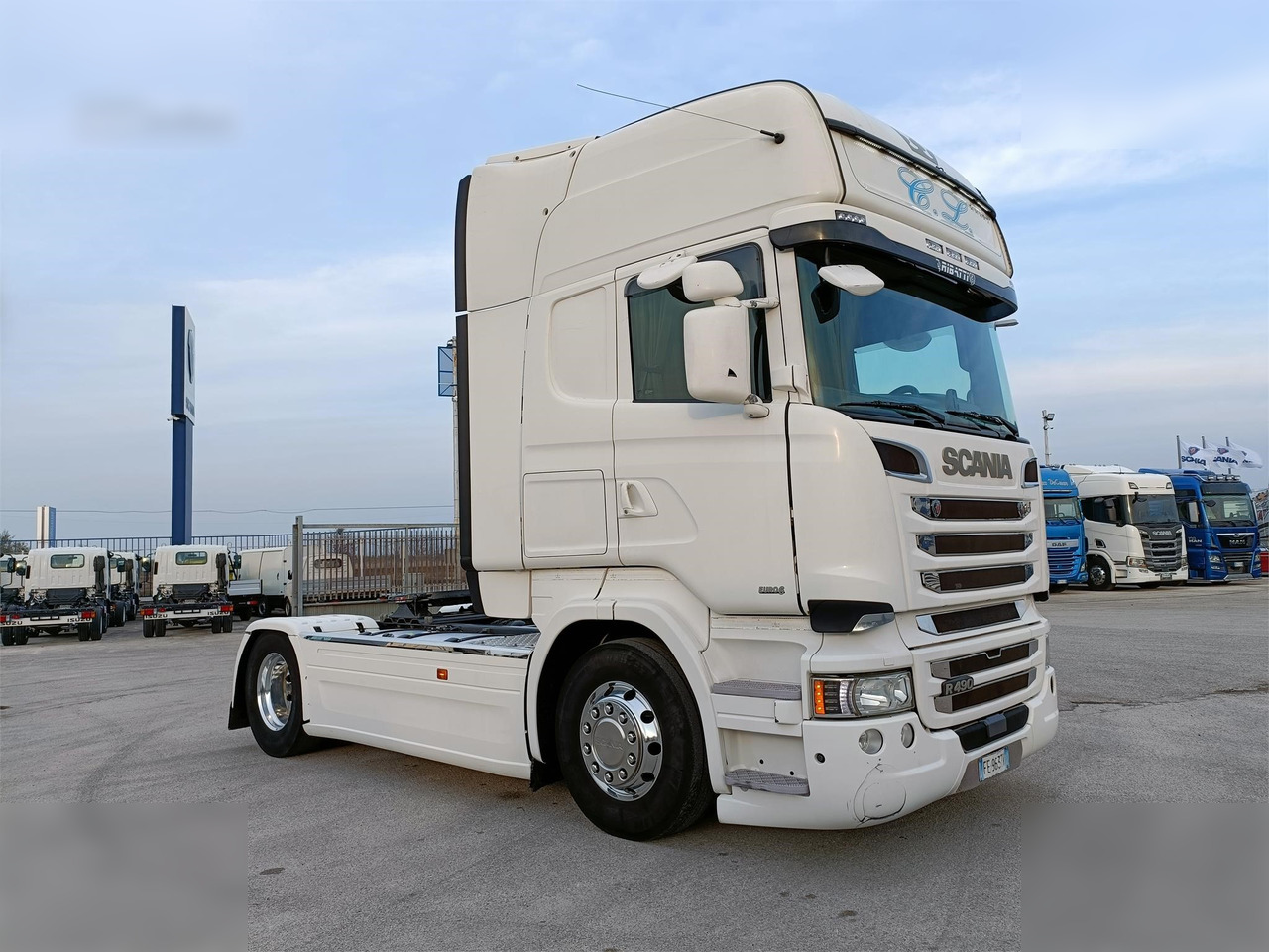 SCANIA R490 - Vetopöytäauto: kuva SCANIA R490 - Vetopöytäauto SCANIA R490 - Vetopöytäauto: kuva SCANIA R490 - Vetopöytäauto