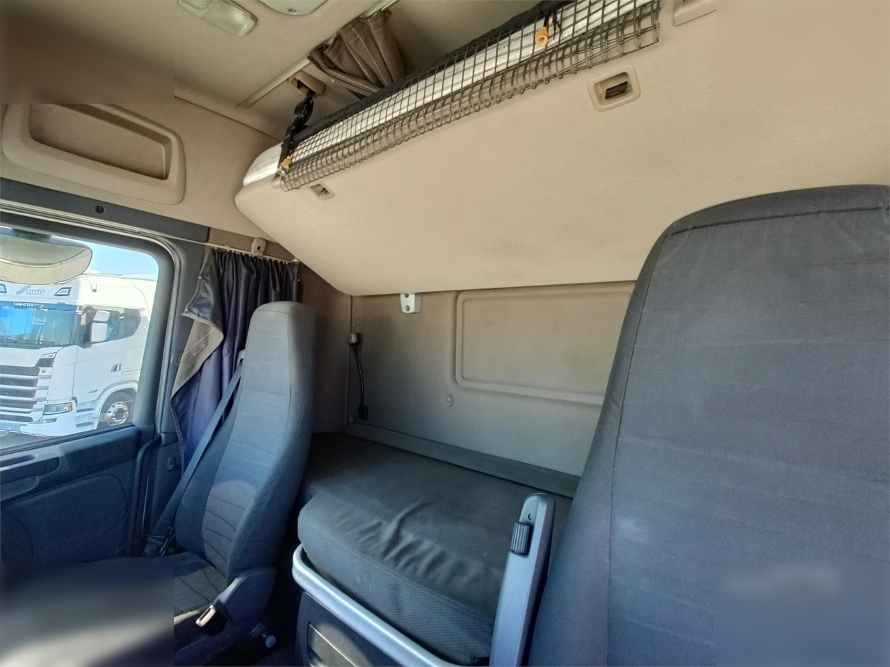 SCANIA R490 - Vetopöytäauto: kuva SCANIA R490 - Vetopöytäauto SCANIA R490 - Vetopöytäauto: kuva SCANIA R490 - Vetopöytäauto