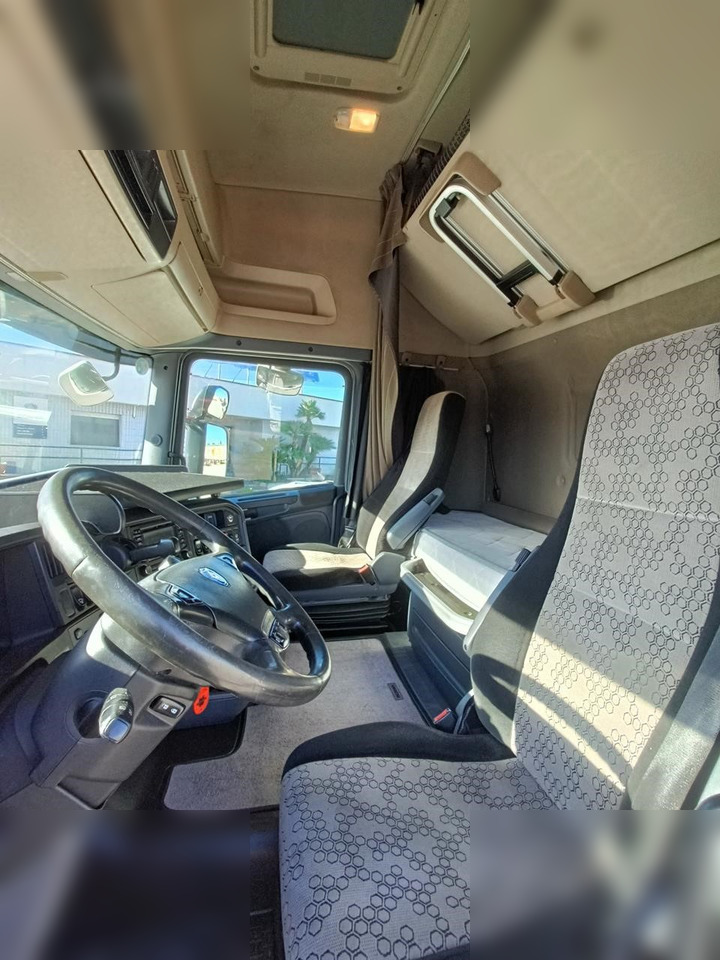 SCANIA R580 - Vetopöytäauto: kuva SCANIA R580 - Vetopöytäauto SCANIA R580 - Vetopöytäauto: kuva SCANIA R580 - Vetopöytäauto